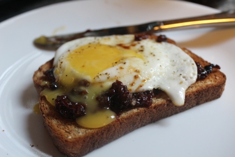 Toast with Fried Egg and Bacon Jam